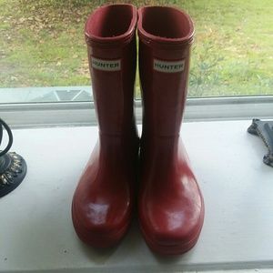 Kid's red Hunter rain boots Boys 13/Girls 1